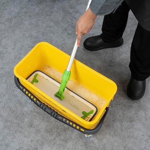 Restaurantware 25-Quart Mop Bucket with 4-Wheeler Casters and Sieve Yellow